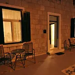 Dzapo Apartment *