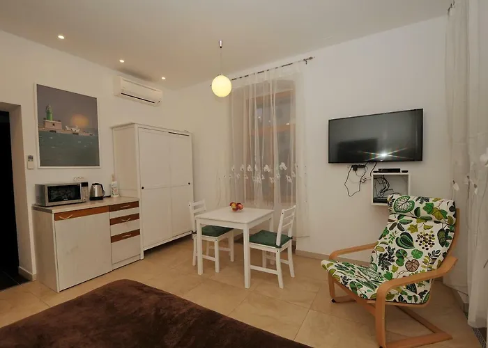 스튜디오 아파트먼트 자포 아파트