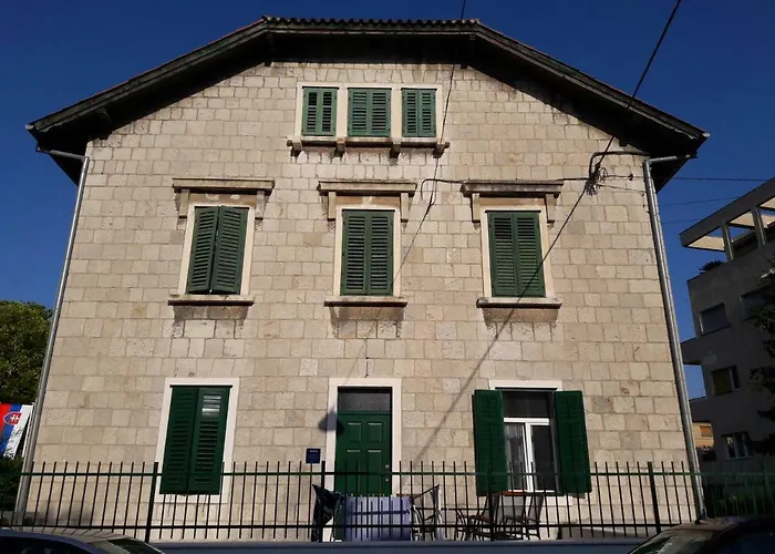 스튜디오 아파트먼트 자포