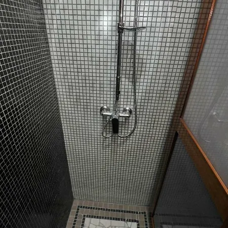 شقة Dzapo سبليت