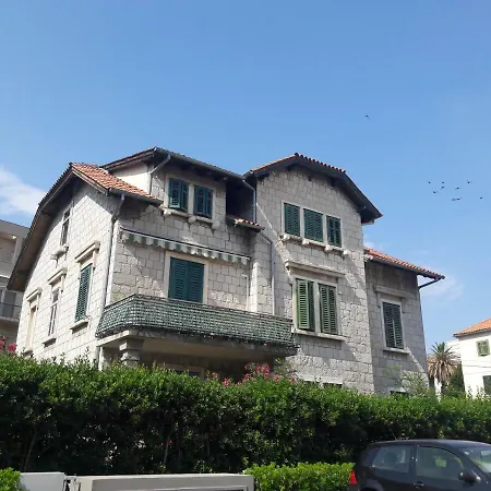 Dzapo شقة سبليت