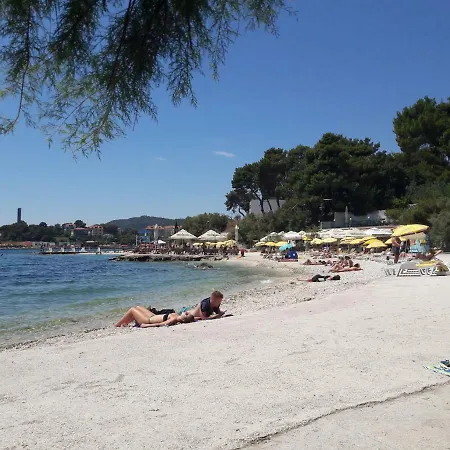 شقة Dzapo سبليت